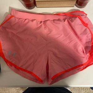 UNDER ARMOR RUNNING SHORTS